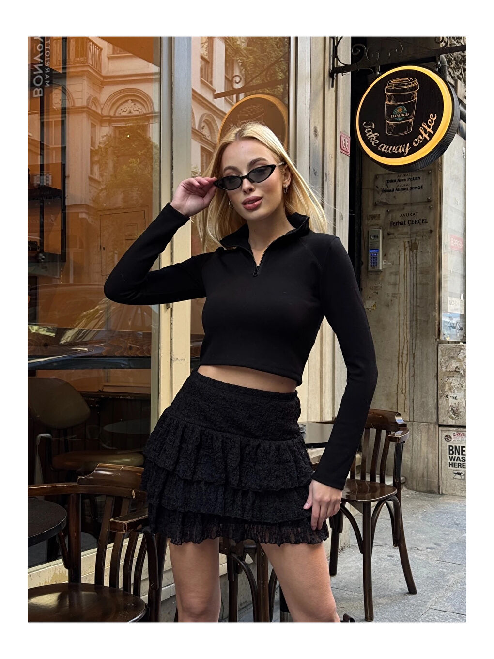 Kadın Siyah Katlı Dantelli Astarlı Mini Etek HZL25W-ZK13481-2