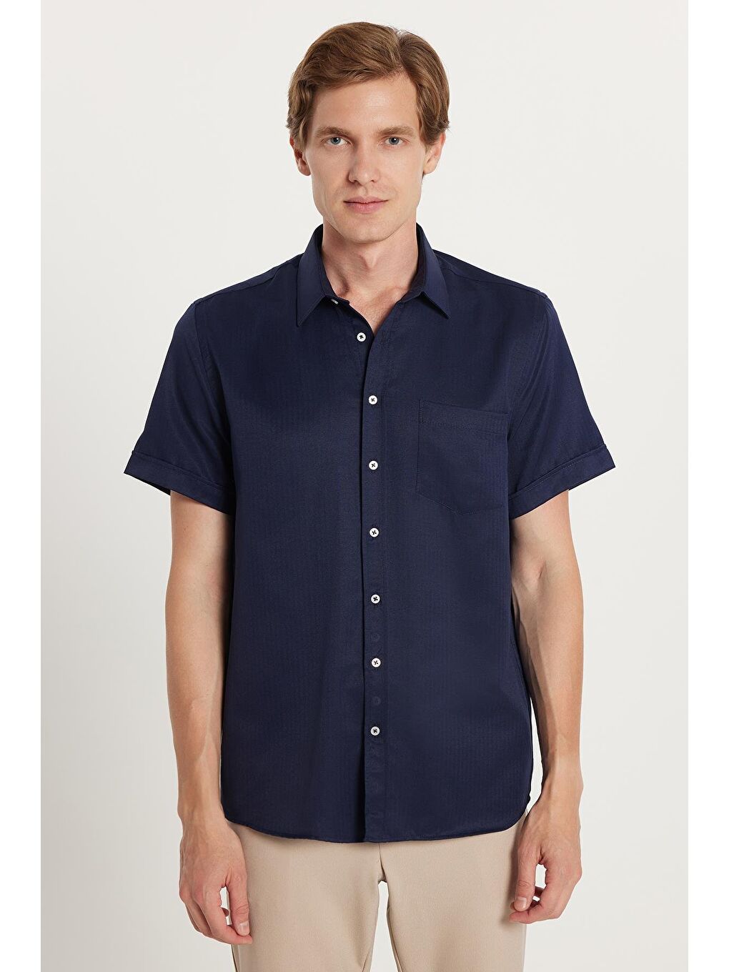 Erkek Regular Fit Klasik Kesim Kısa Kollu Pamuklu Tek Cepli Armürlü Lacivert Gömlek