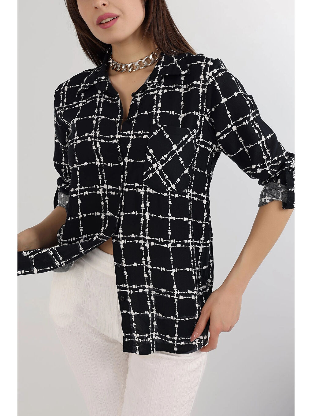 Kadın Siyah Etnik Desenli Viskon Gömlek HZL25W-BD136391-1