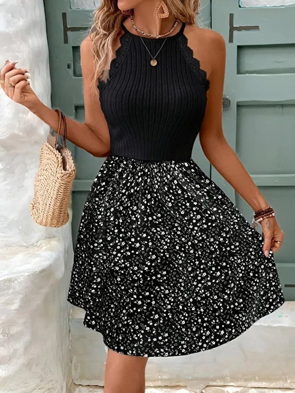 Siyah Kadın Omuzlardan Açık Reglan Kol Detaylı üst Fırfırlı Kaşkorse Alt Süprem Elbise-2