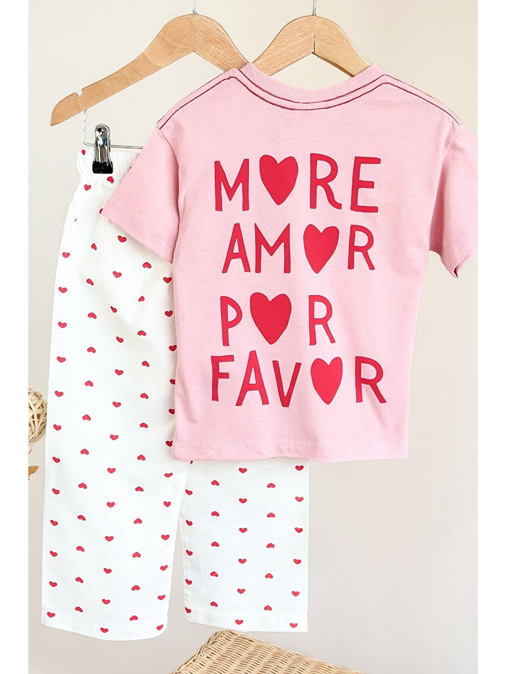 Kız Çocuk Pamuklu Pembe Kalp Baskılı T-Shirt Ve Kalpli Müslin Pantolon Alt Üst Takım-3