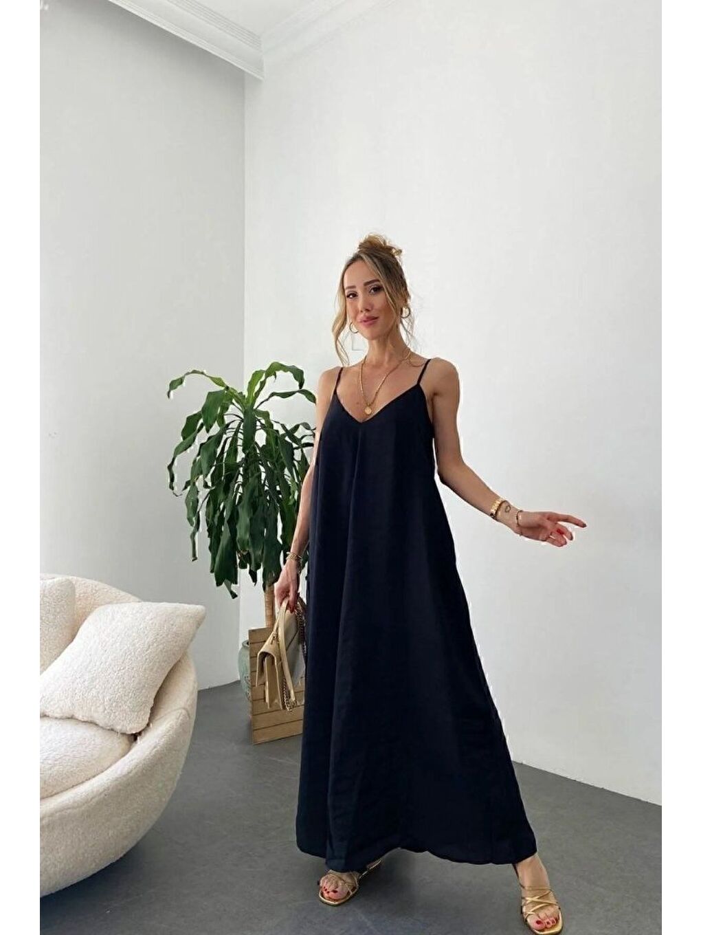 Siyah Kadın Ip Askılı V Yakalı Uzun Aerobin Elbise-1