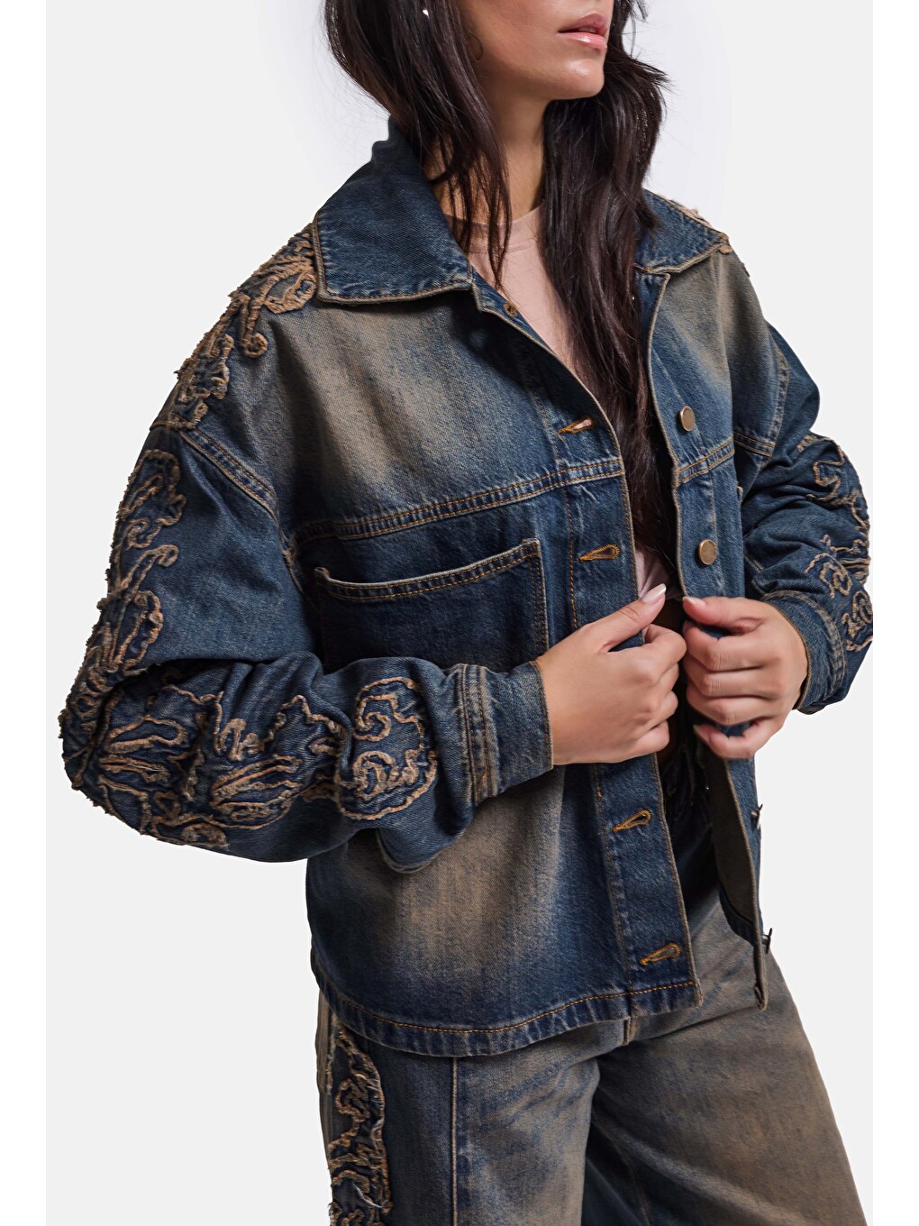 Mavi Kadın Koyu Jean 4w6-32 Oversize Nakış Detaylı Tasarım Denim Ceket-1