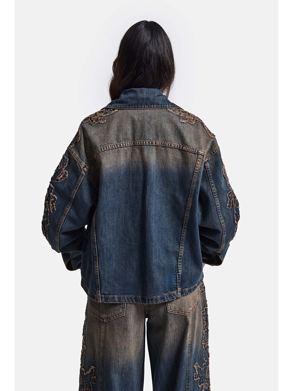 Mavi Kadın Koyu Jean 4w6-32 Oversize Nakış Detaylı Tasarım Denim Ceket-3