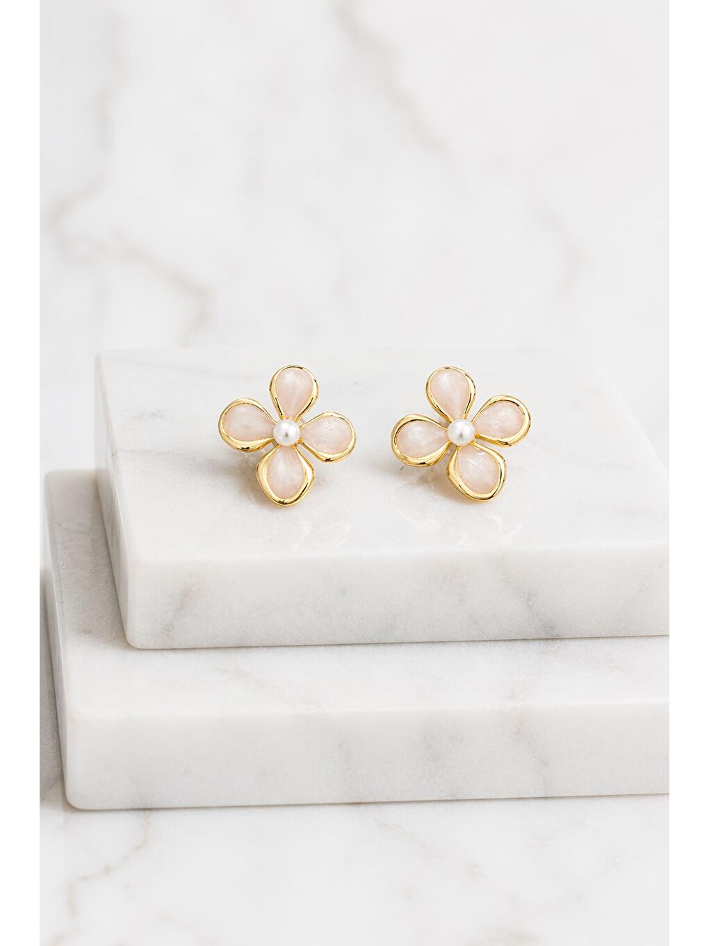 Sarı Altın Renk Çiçek Figürlü Küpe (Çift)-2