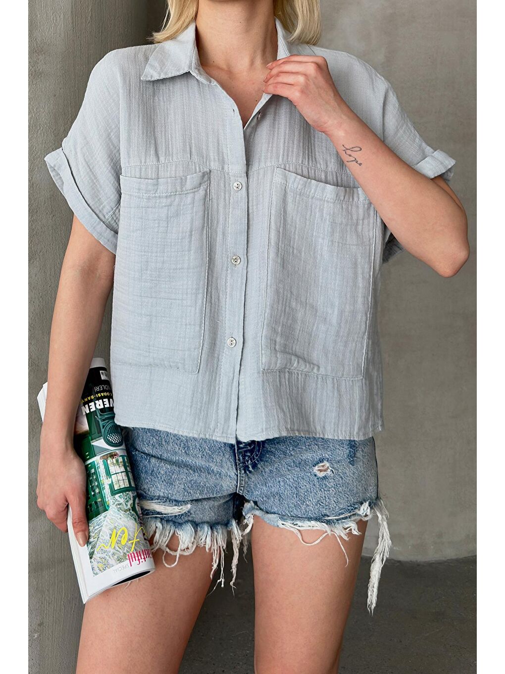 Gri Kısa Kol Çift Cepli Oversize Gömlek-1