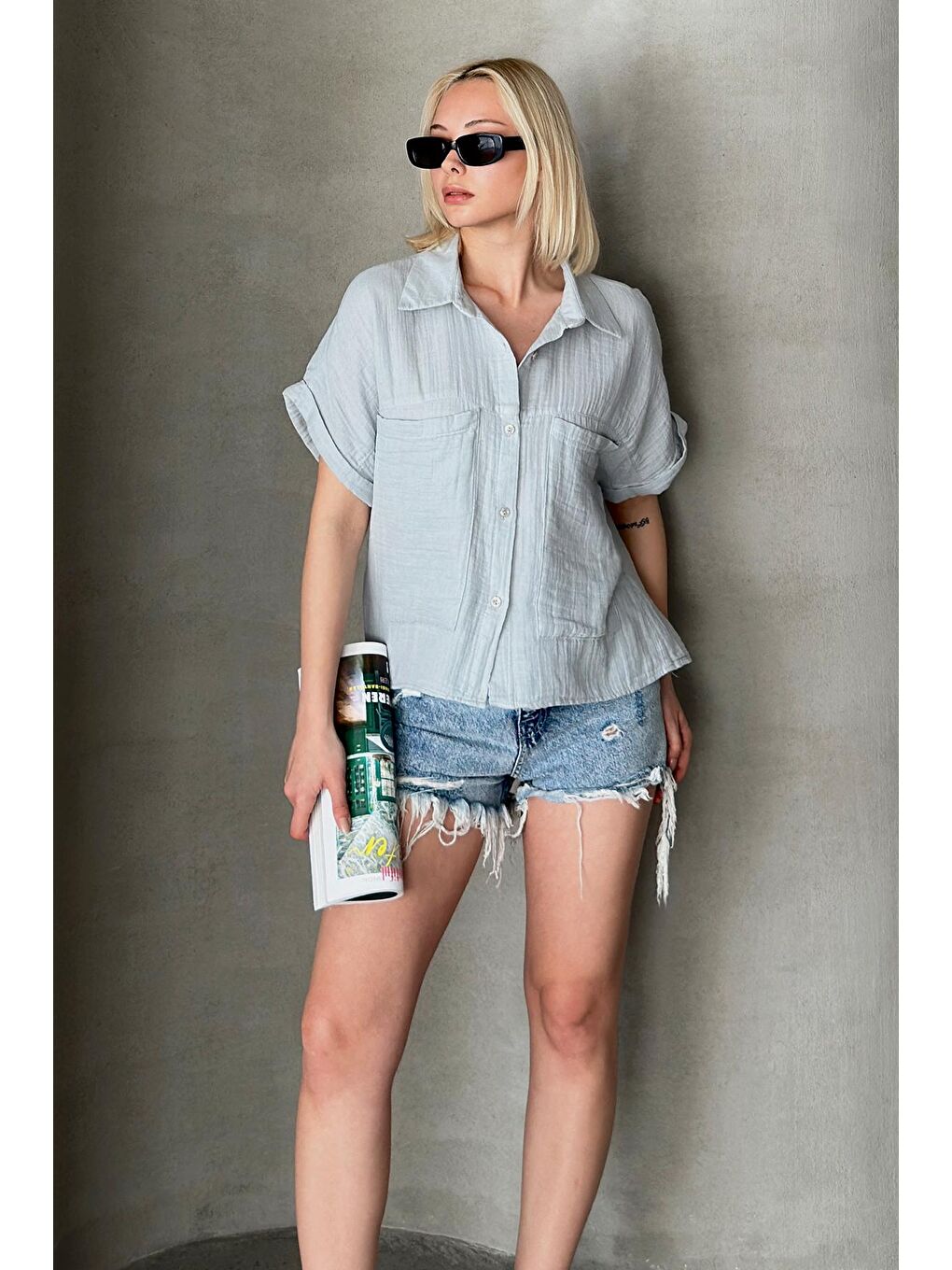 Gri Kısa Kol Çift Cepli Oversize Gömlek-2