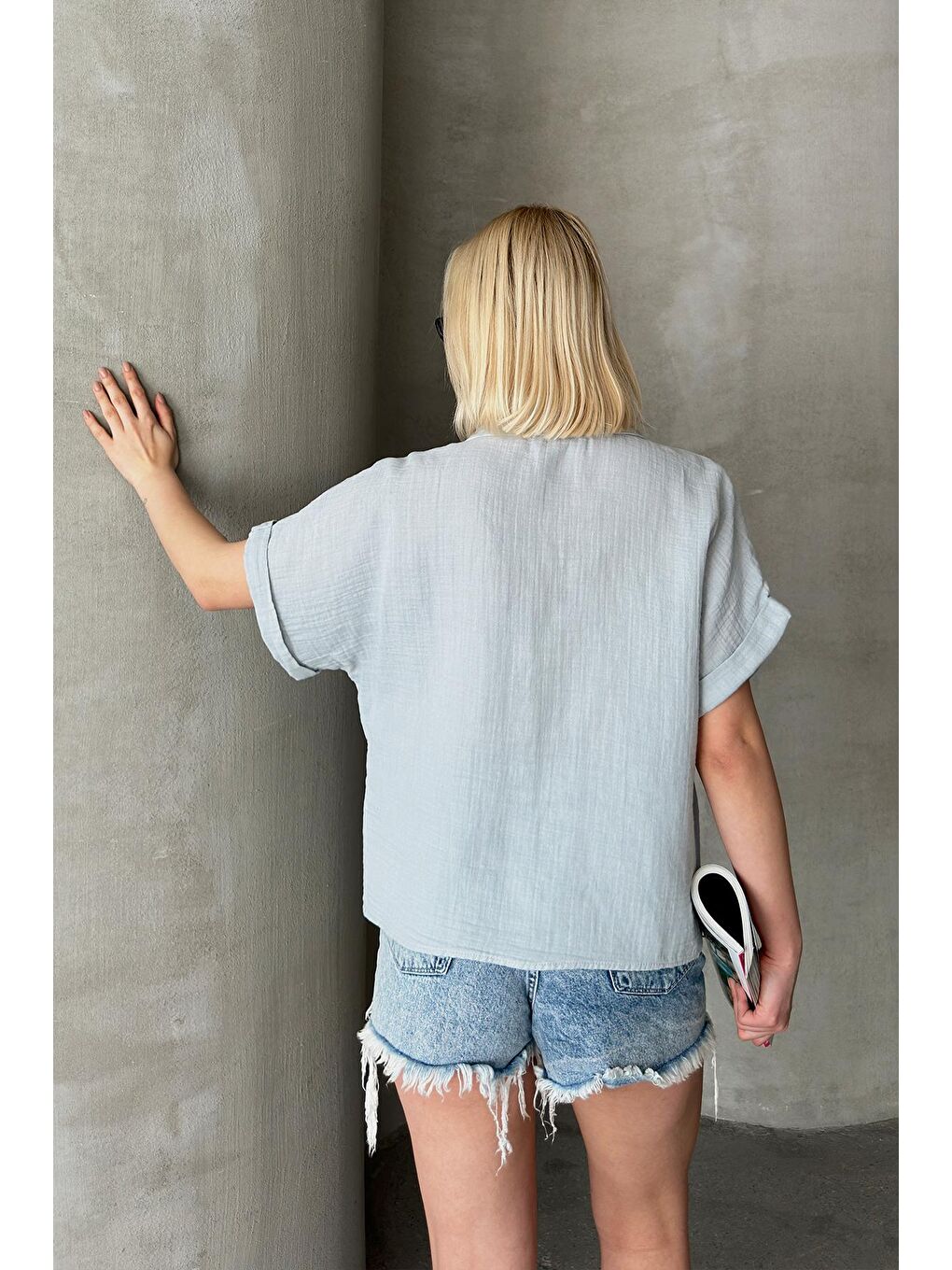 Gri Kısa Kol Çift Cepli Oversize Gömlek-4