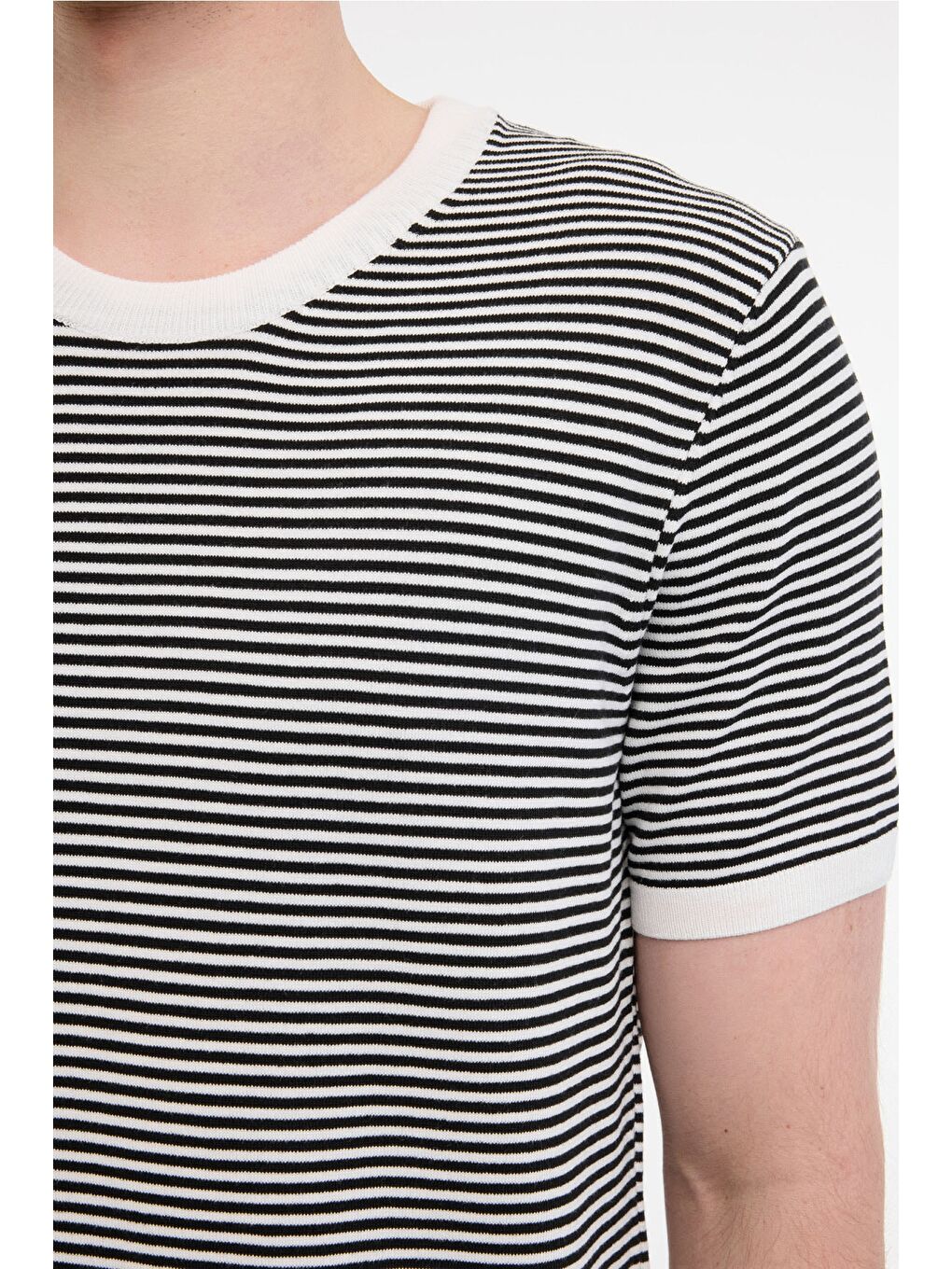 ML JOE 11ITL903 5FX Siyah Erkek Kısa Kol T-Shirt-3