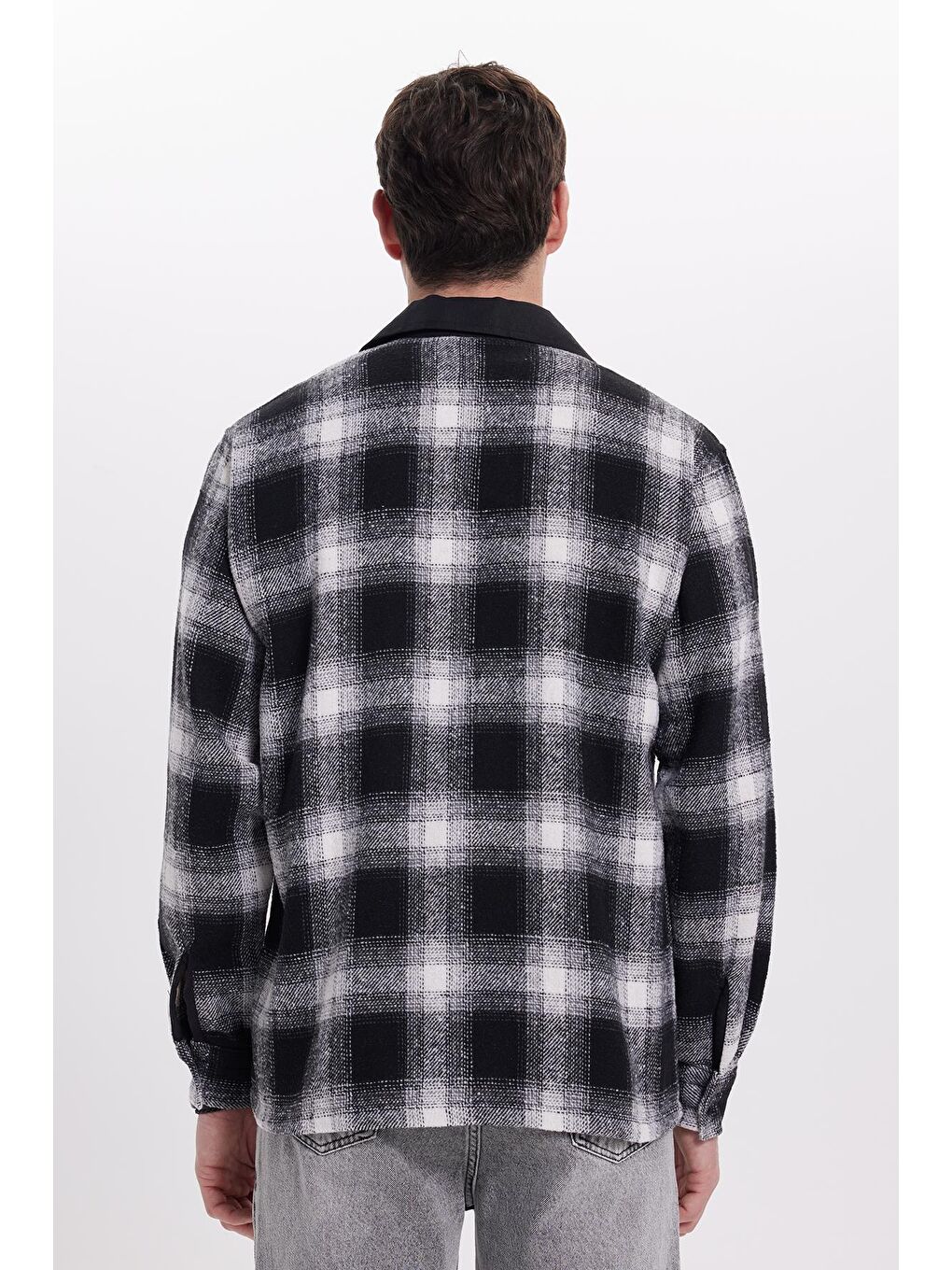 Siyah Erkek Relax Fit Rahat Kesim Kışlık Kareli Çift Cepli Çıtçıtlı Gömlek-7