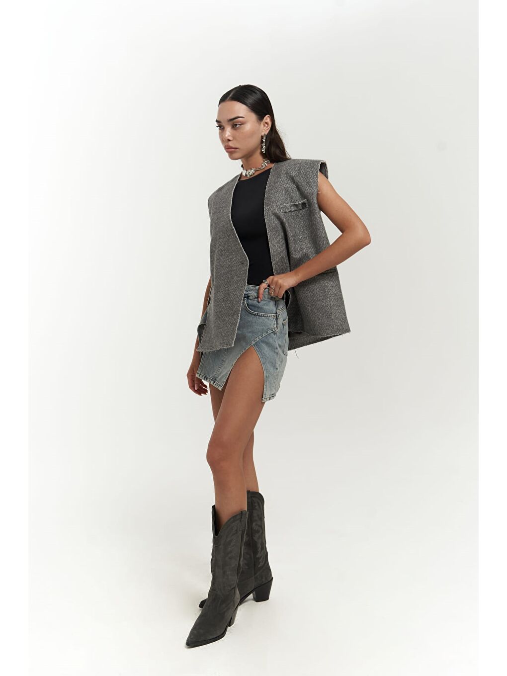 Faven Gri Yan Yırtmaç Detay Yelek-6