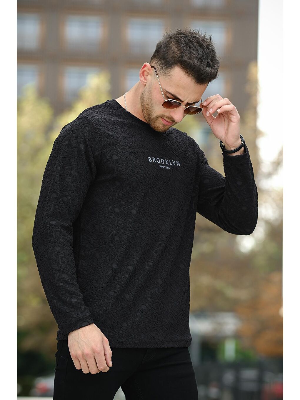 Siyah Lyn Baskılı Havlu Desen Slim Fit Elastanlı Sıfır Yaka Erkek Sweatshirt-1
