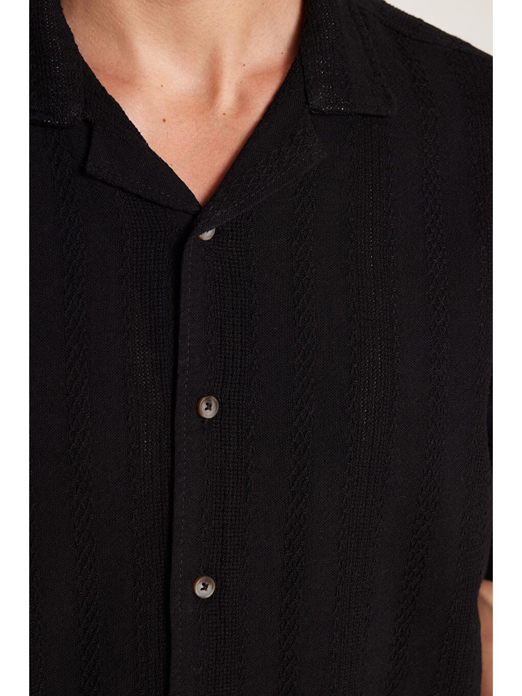 Erkek Regular Fit Klasik Kesim %100 Pamuk Keten Efekt Kısa Kollu Spor Apaş Yaka Siyah Gömlek-2