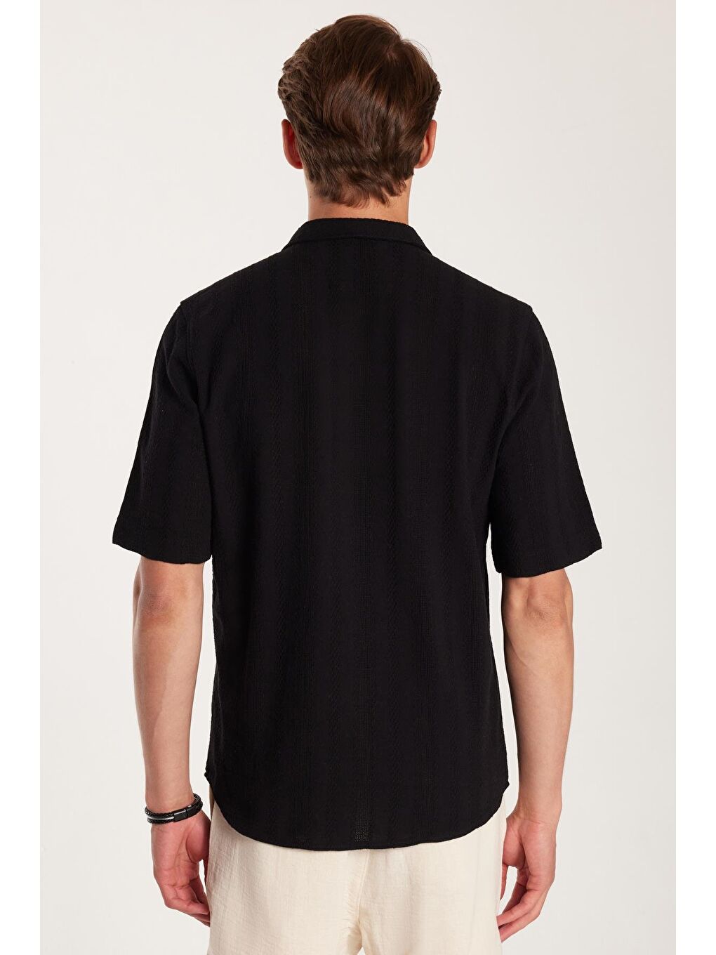 Erkek Regular Fit Klasik Kesim %100 Pamuk Keten Efekt Kısa Kollu Spor Apaş Yaka Siyah Gömlek-4