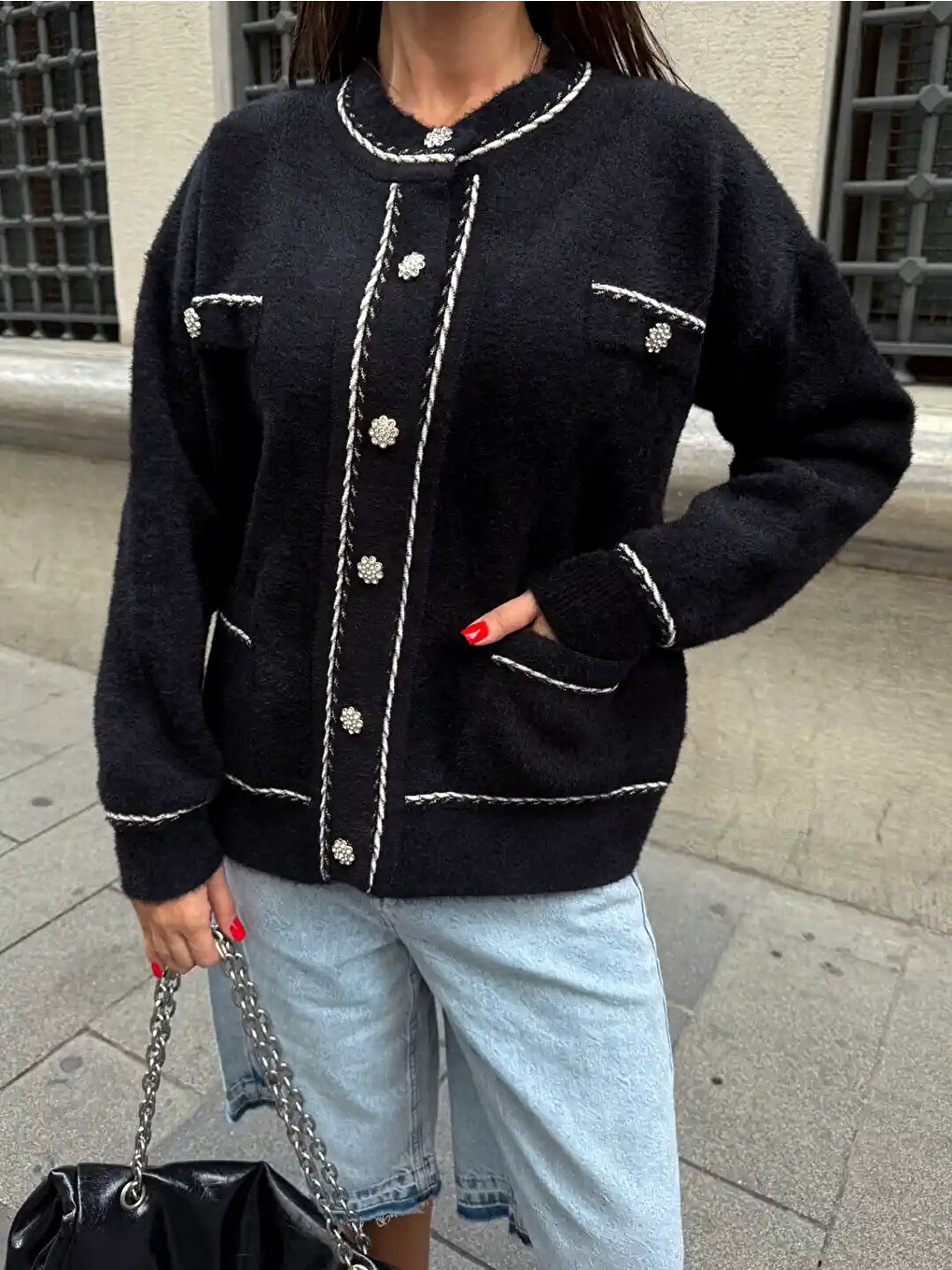 Siyah Düğme Ve Biye Detaylı Çift Cepli Triko Bluz Hırka-1