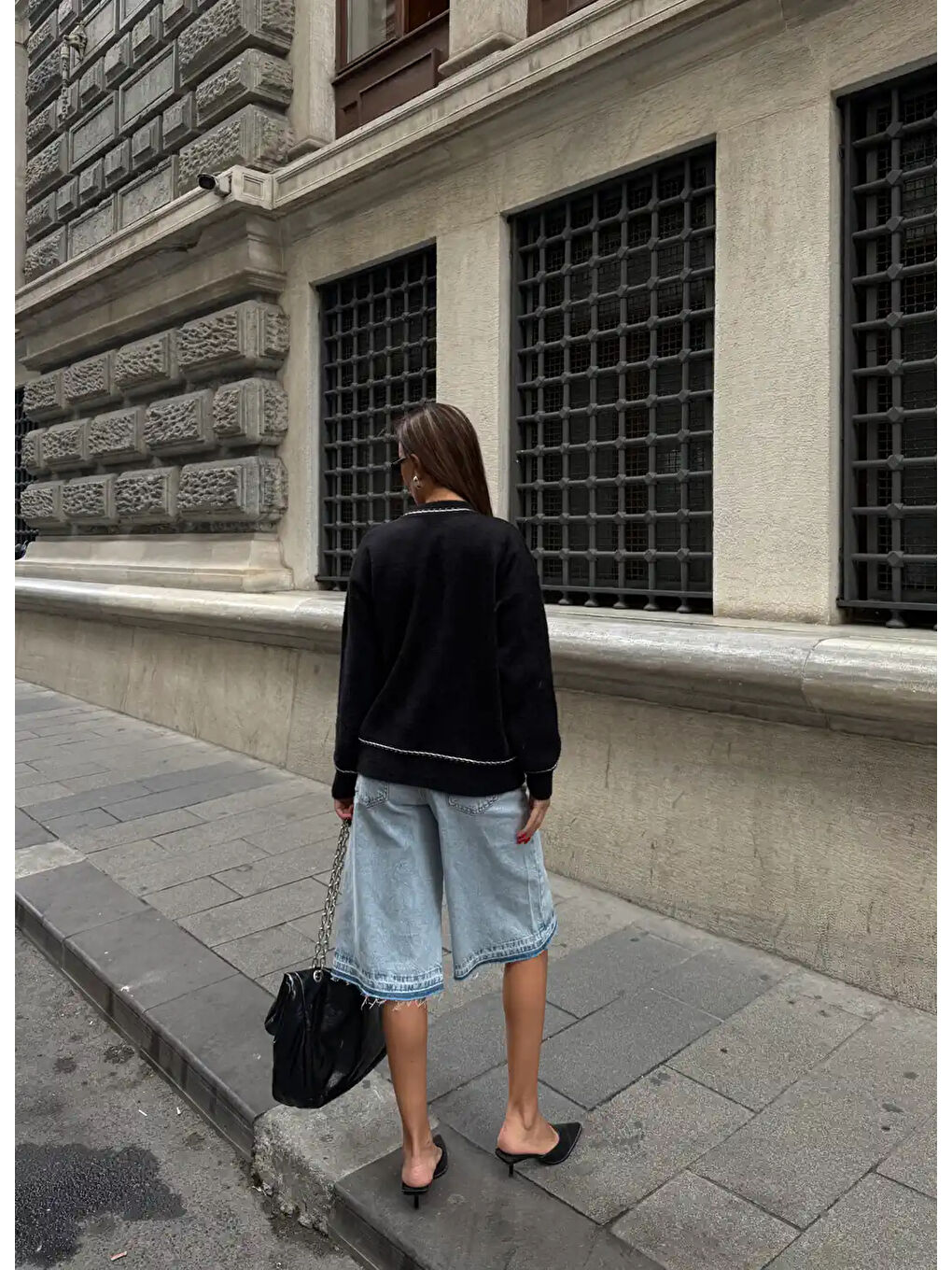 Siyah Düğme Ve Biye Detaylı Çift Cepli Triko Bluz Hırka-2