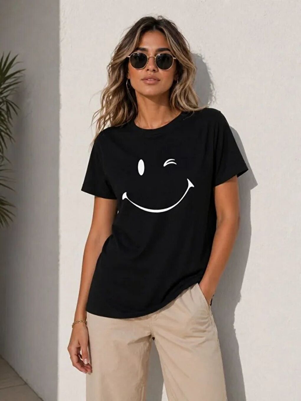Minimal Gülümseyen Yüz Baskılı Tişört Kısa Kol Yazlık T-Shirt - Siyah-2