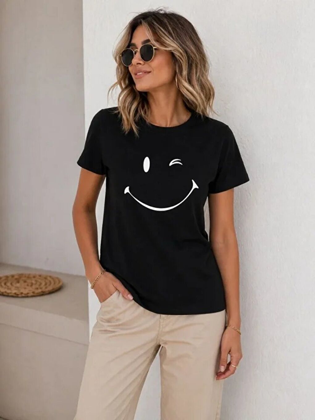 Minimal Gülümseyen Yüz Baskılı Tişört Kısa Kol Yazlık T-Shirt - Siyah-3