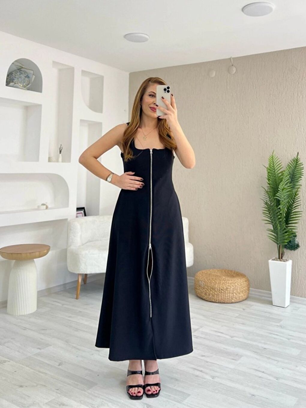 Siyah Kadın Askılı Kare Yaka önden Fermuarlı Geniş Kesim Janjan Krep Elbise