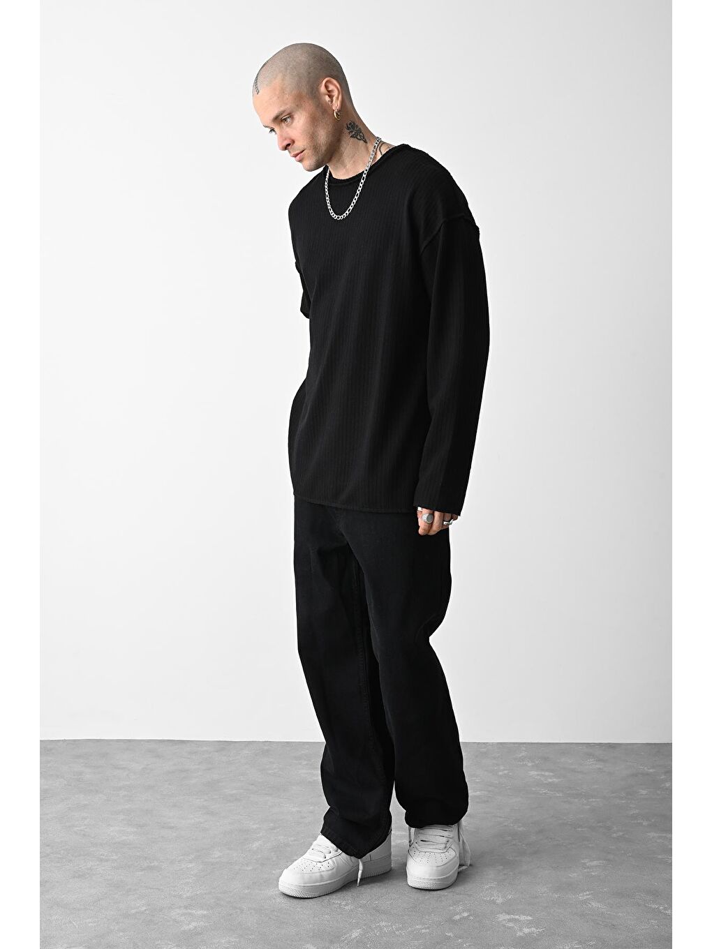 Siyah Dikiş Detaylı Oversize Triko Kazak-1