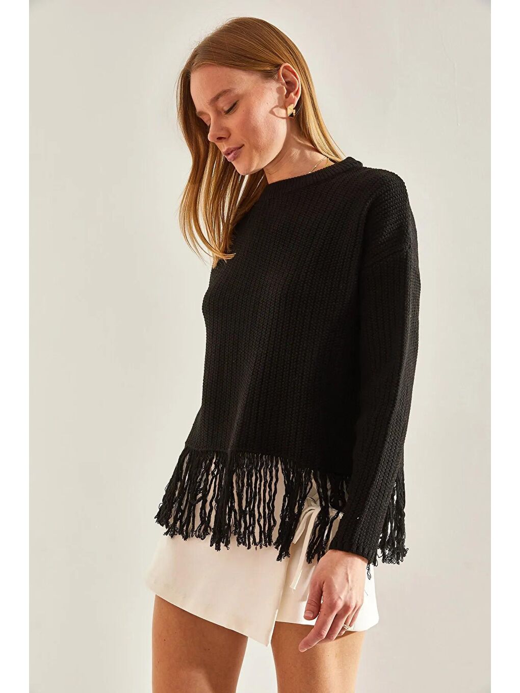 Siyah Kadın Etek Ucu Püsküllü Triko Kazak-1