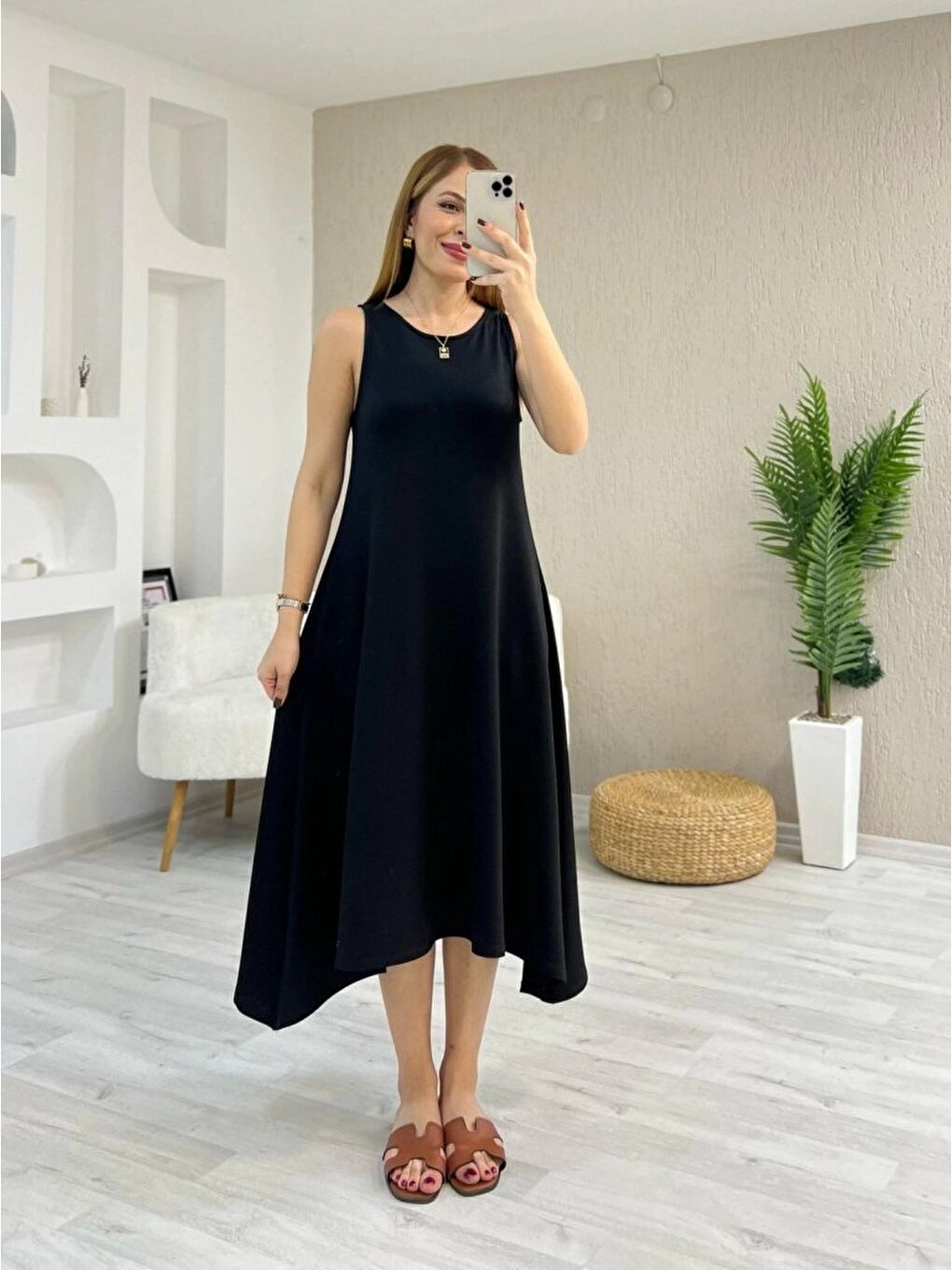 Siyah Kadın Askılı Yuvarlak Yakalı Asimetrik Kesim Detaylı Viskon Elbise-2
