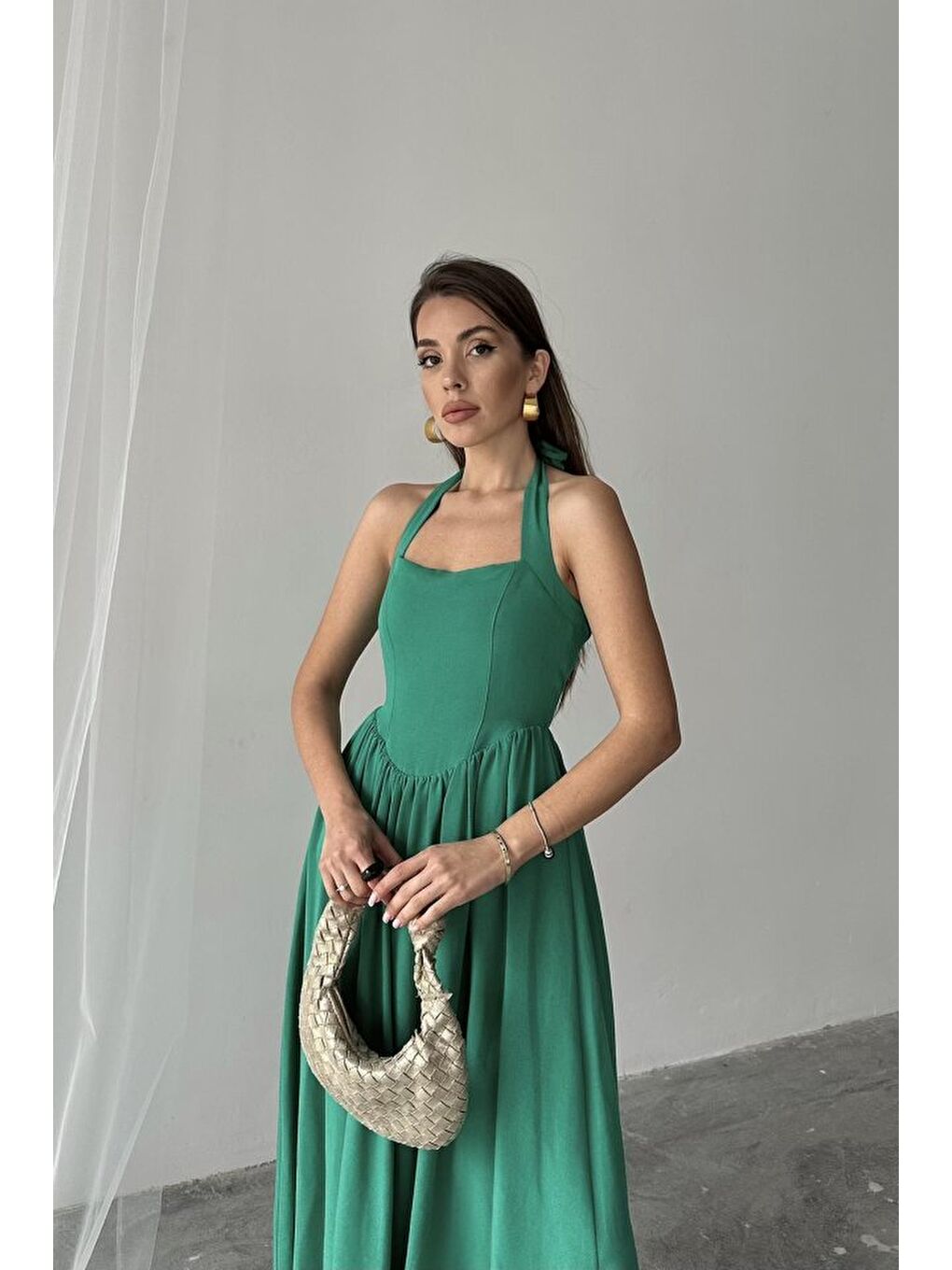 Yeşil Boyundan Bağlamalı Keten Elbise-3