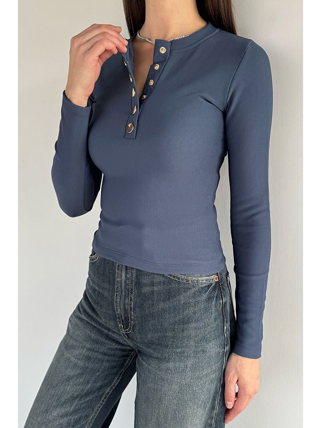 İndigo Kadın Gold Çıtçıtlı Kendinden Çizgi Desenli Bluz-2