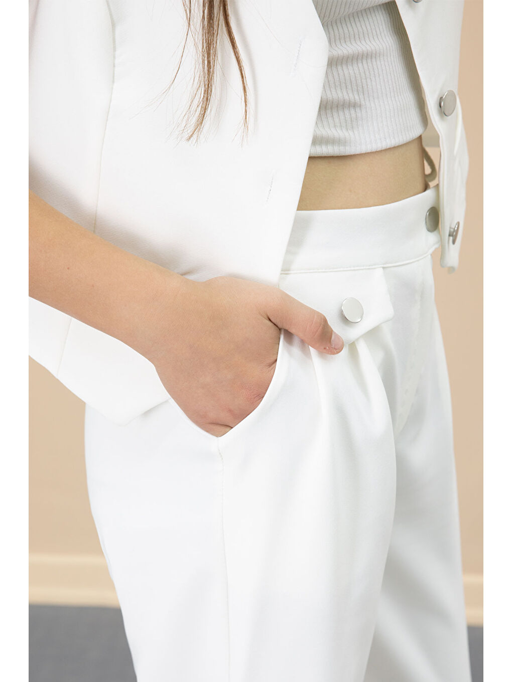 Ekru V Yaka Düğmeli Yelekli Geniş Paça Pantolonlu Kız Çocuk 2li Takım 20725-3