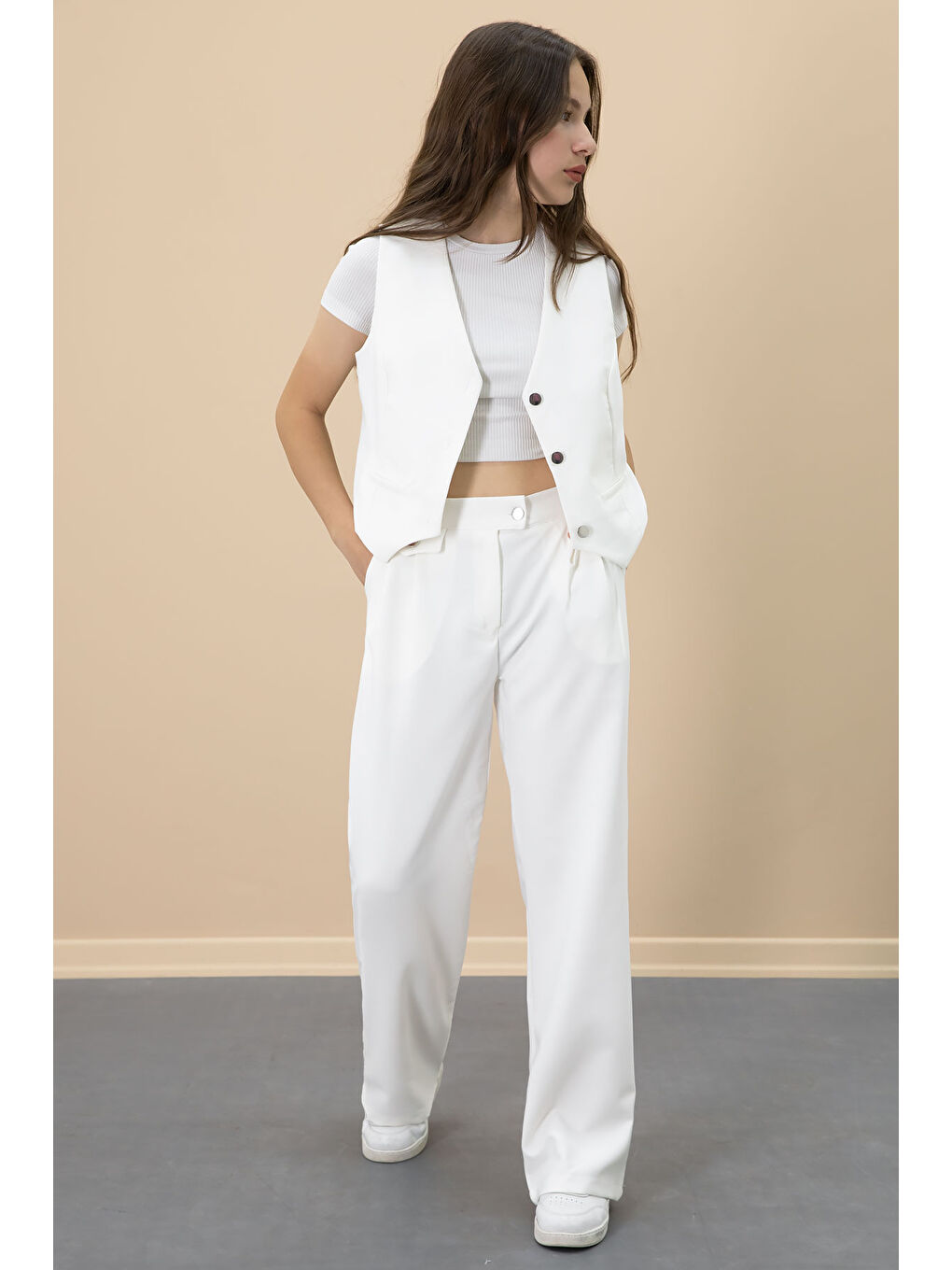 Ekru V Yaka Düğmeli Yelekli Geniş Paça Pantolonlu Kız Çocuk 2li Takım 20725-4