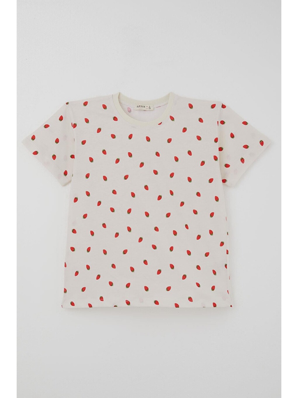 Ekru Kız Çocuk Şortlu Pijama Takımı Çilek Desenli Krem (4-8 Yaş)-1