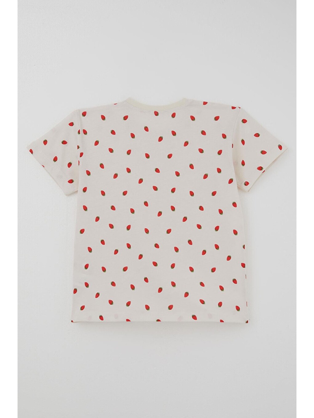 Ekru Kız Çocuk Şortlu Pijama Takımı Çilek Desenli Krem (4-8 Yaş)-3
