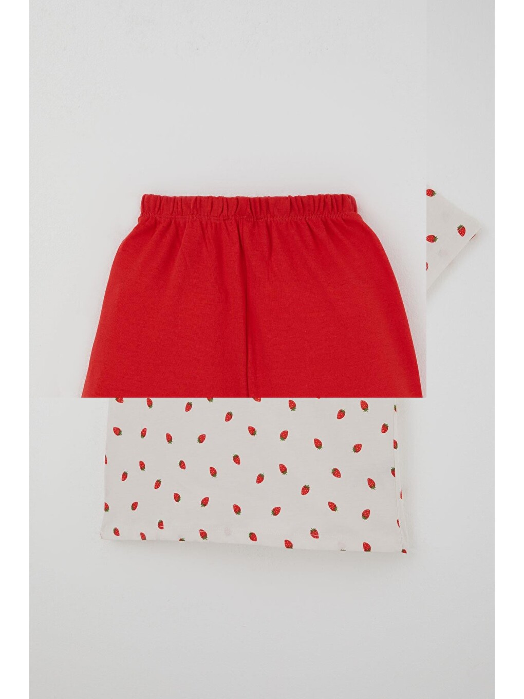 Ekru Kız Çocuk Şortlu Pijama Takımı Çilek Desenli Krem (4-8 Yaş)-5