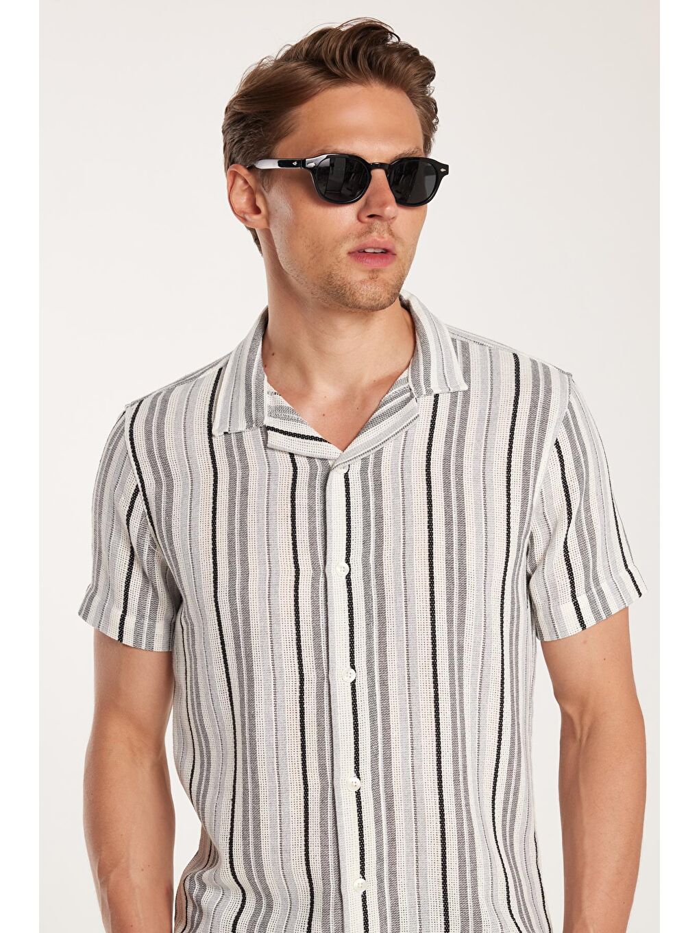 Karışık Erkek Slim Fit Dar Kesim Pamuklu Rahat Kullanım Çizgili Kısa Kollu Apaş Yaka Gömlek