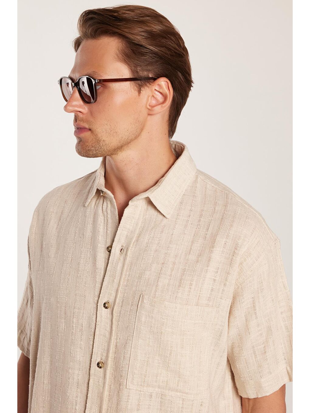 Bej Erkek Relax Fit Premium Seri Pamuklu Keten Kısa Kollu Cepli Spor Yaka Taş Gömlek-1