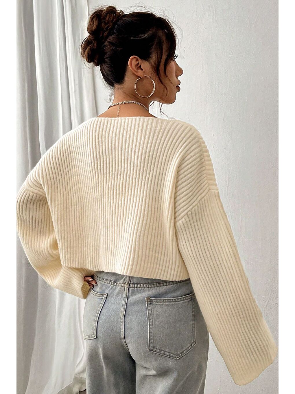 Ekru V Yaka Crop Top Salaş Triko Bluz-1