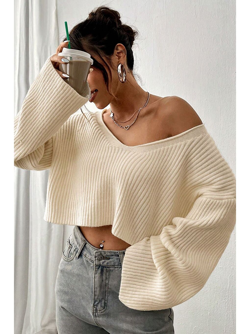 Ekru V Yaka Crop Top Salaş Triko Bluz-4