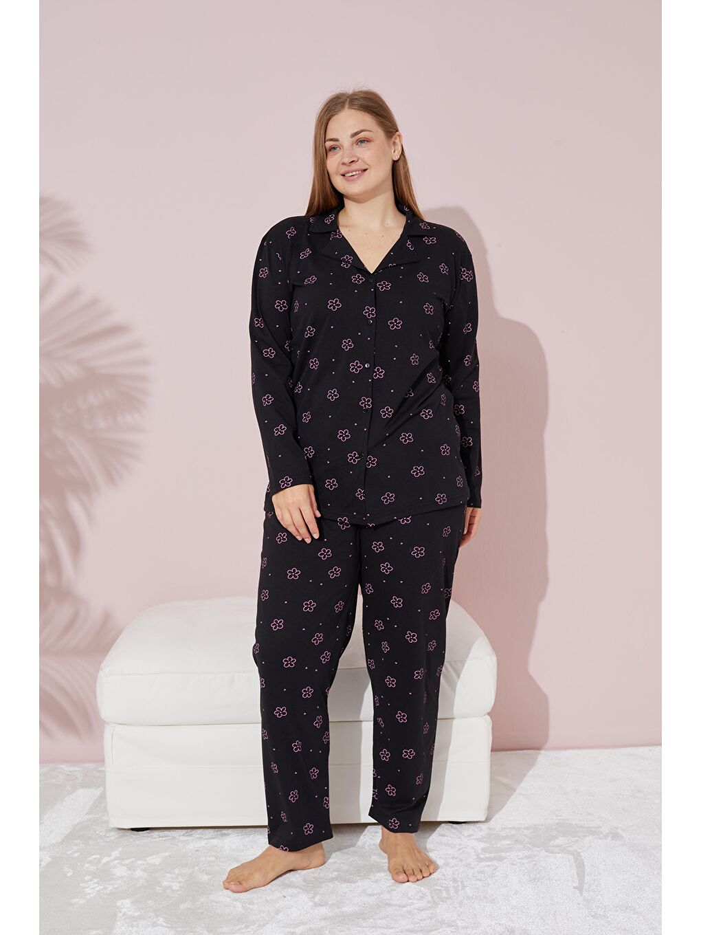 Siyah İnci Siyah Pembe Çiçek Desenli Curve Büyük Beden Düğmeli Pamuklu Pijama Takımı