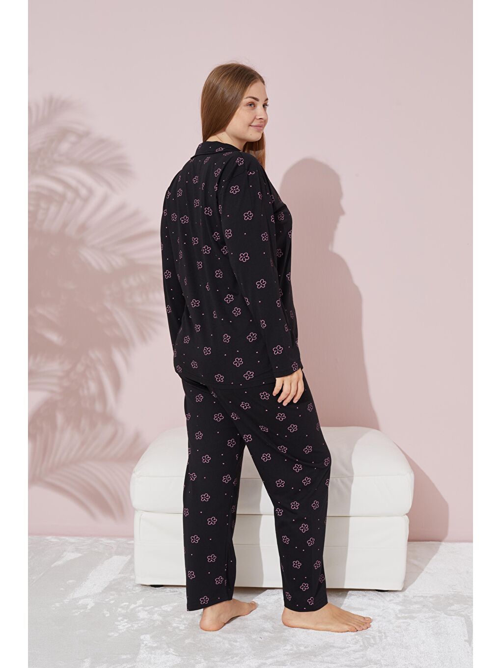 Siyah İnci Siyah Pembe Çiçek Desenli Curve Büyük Beden Düğmeli Pamuklu Pijama Takımı - 1