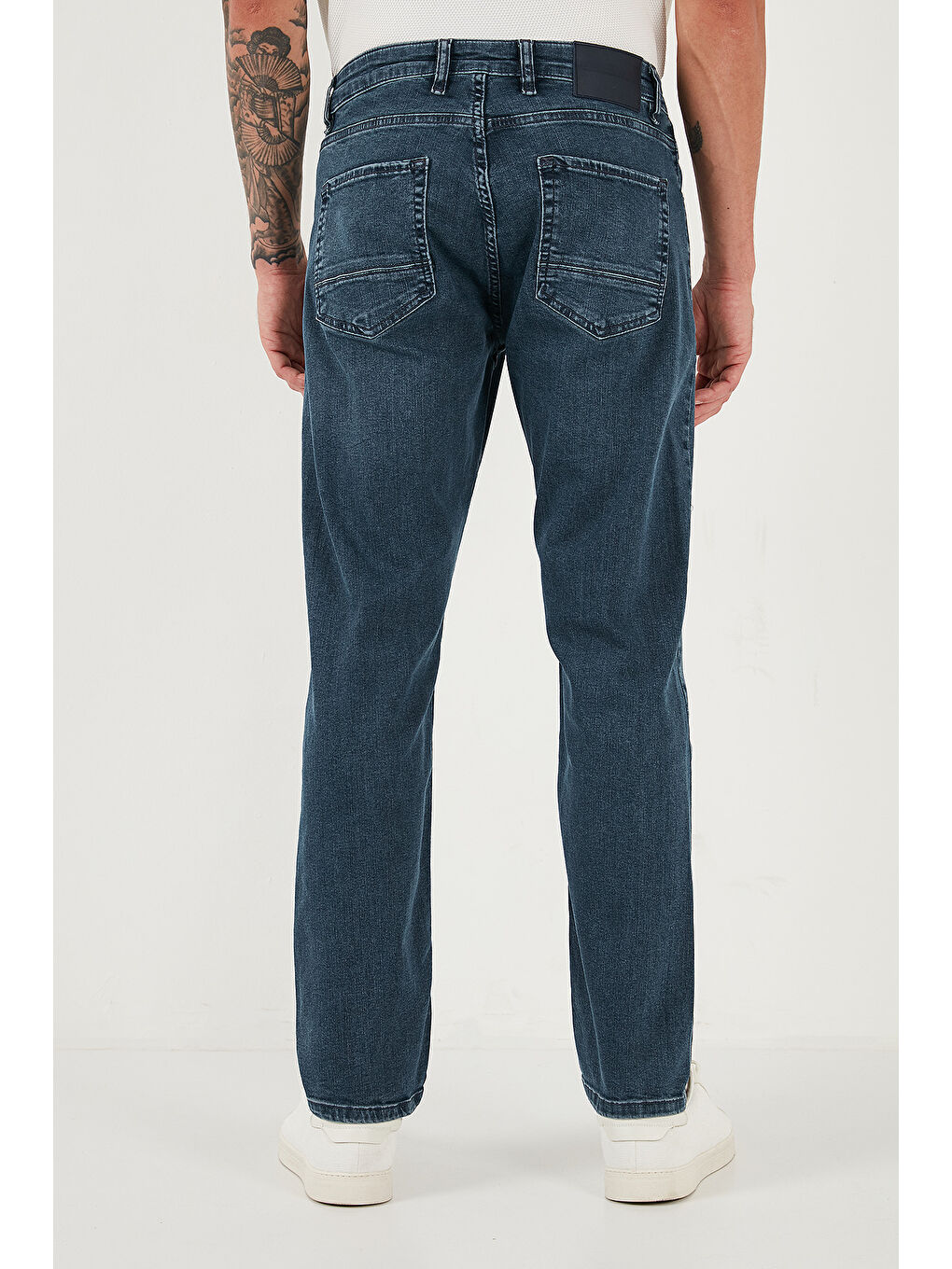 Mavi Pamuklu Comfort Fit Normal Bel Boru Paça Jeans 4412C02TEXAS-5