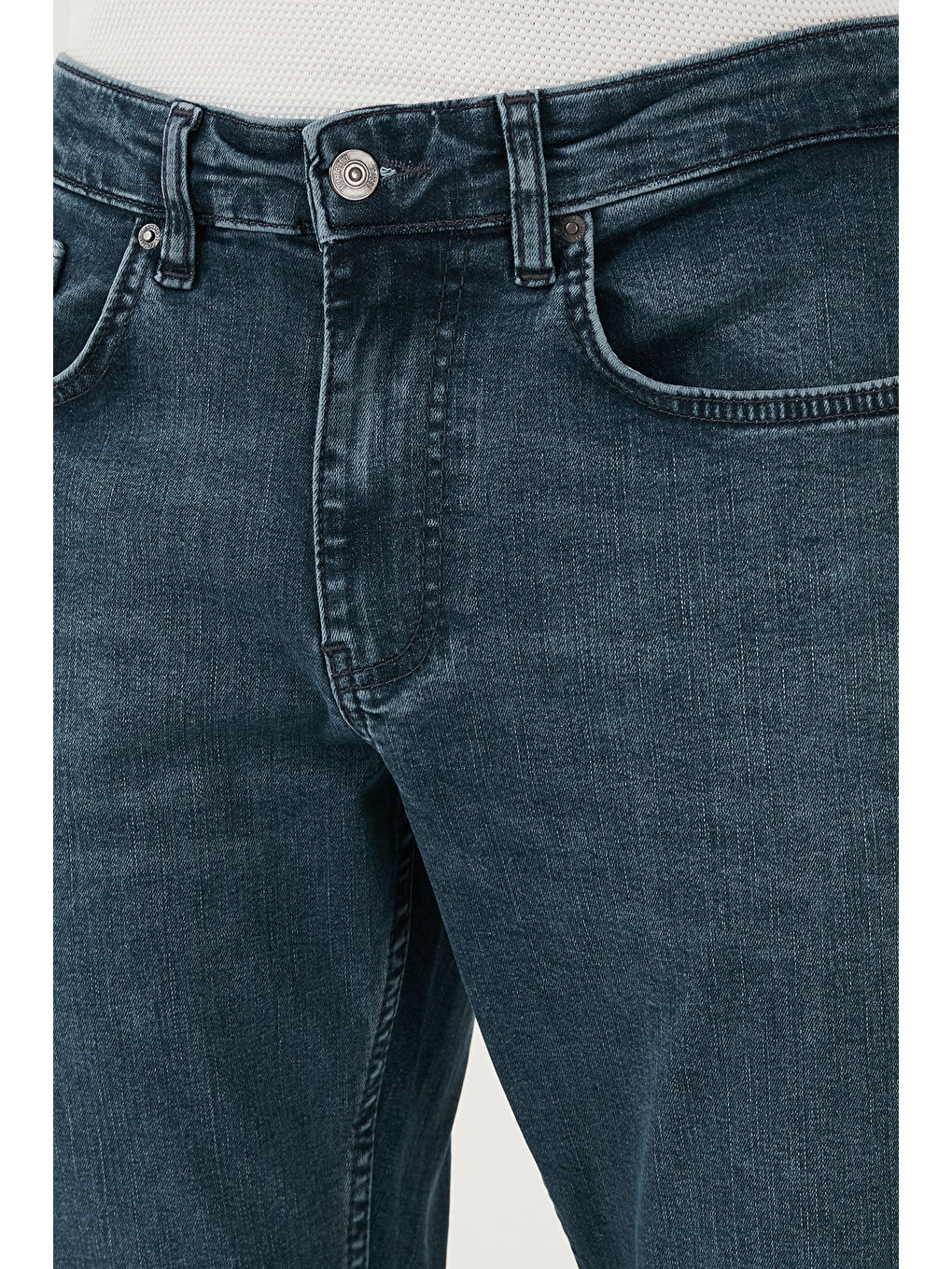 Mavi Pamuklu Comfort Fit Normal Bel Boru Paça Jeans 4412C02TEXAS-6