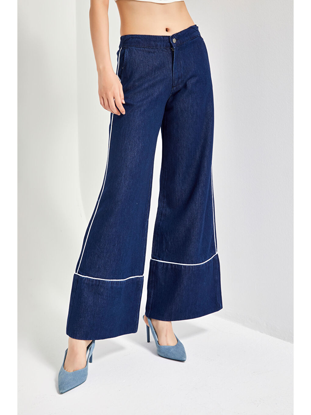 Kadın Lacivert Renk 7w5-50/1 Wide Leg Fit Şerit Detaylı Tasarım Denim Jean-1