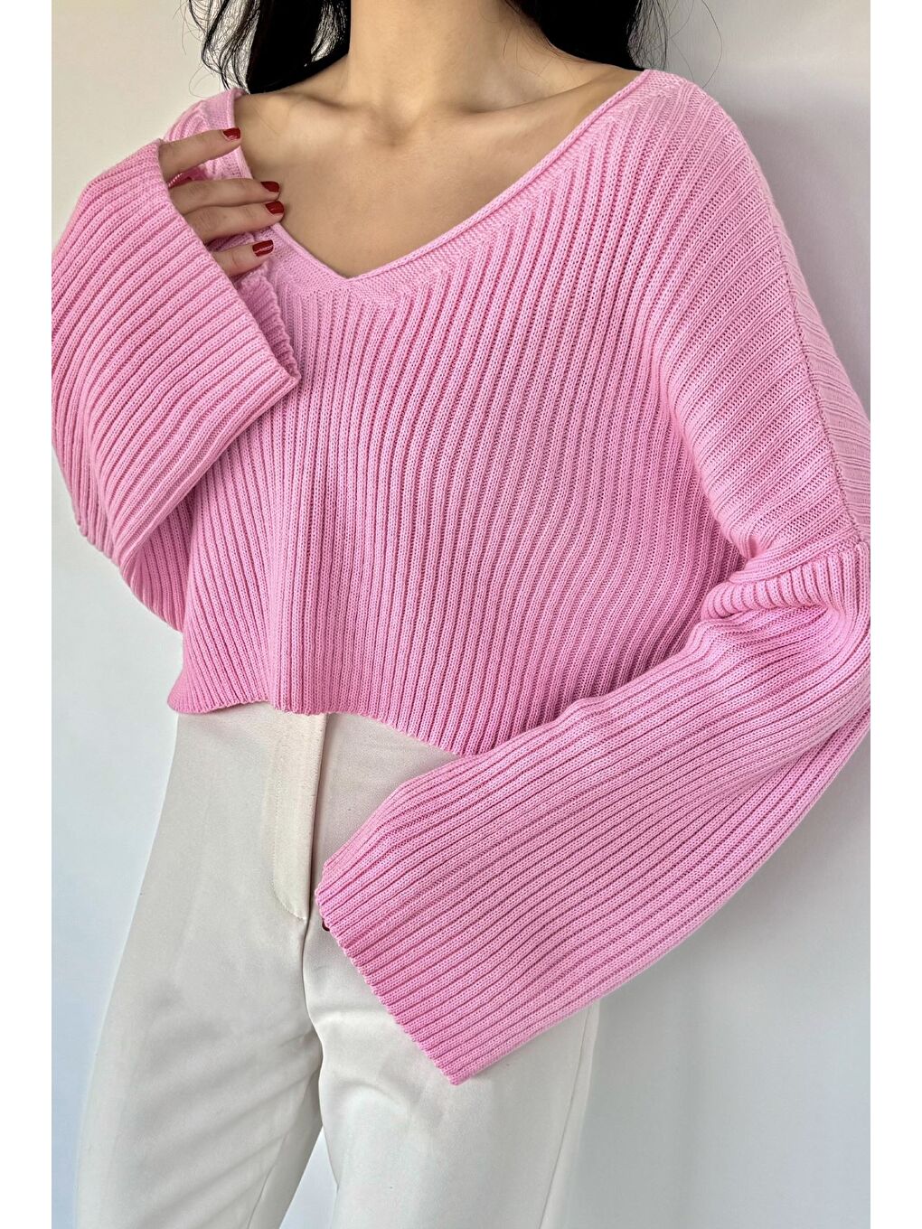 Pembe V Yaka Crop Top Salaş Triko Bluz