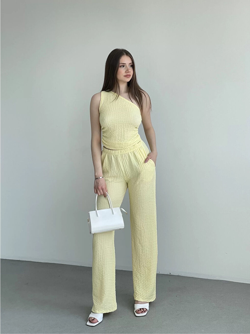 Kadın Sarı Beli Lastilkli Gofre Kumaş Pantolon HZL24S-ZK13261-1