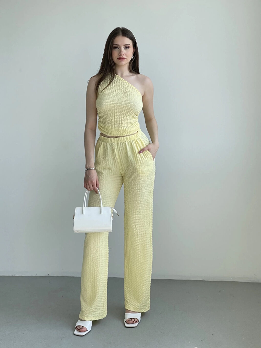 Kadın Sarı Beli Lastilkli Gofre Kumaş Pantolon HZL24S-ZK13261-2