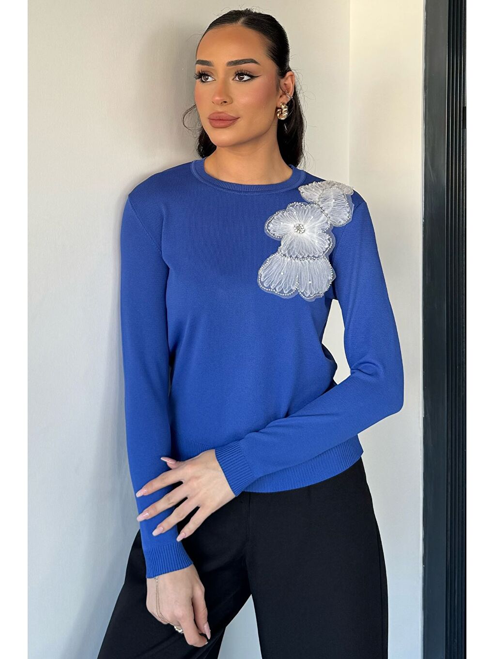 Mavi Kadın Bisiklet Yaka Çiçek Figürlü Triko Bluz-1