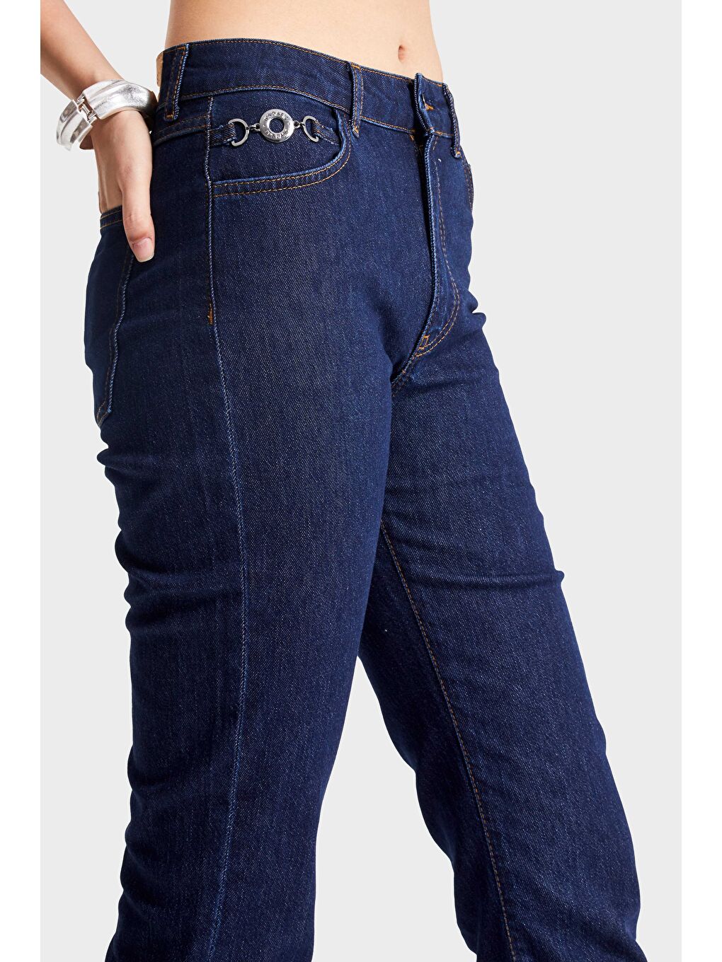 Kadın Lacivert Renk 19w5-33 Yüksek Bel Flare Fit Aksesuar Detaylı Esnek Kumaş Tasarım Denim Jean-1