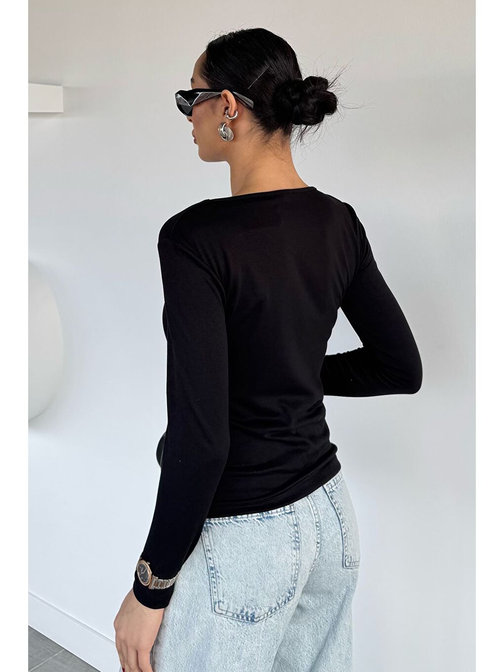 Siyah V Yaka Basıc Bluz-3