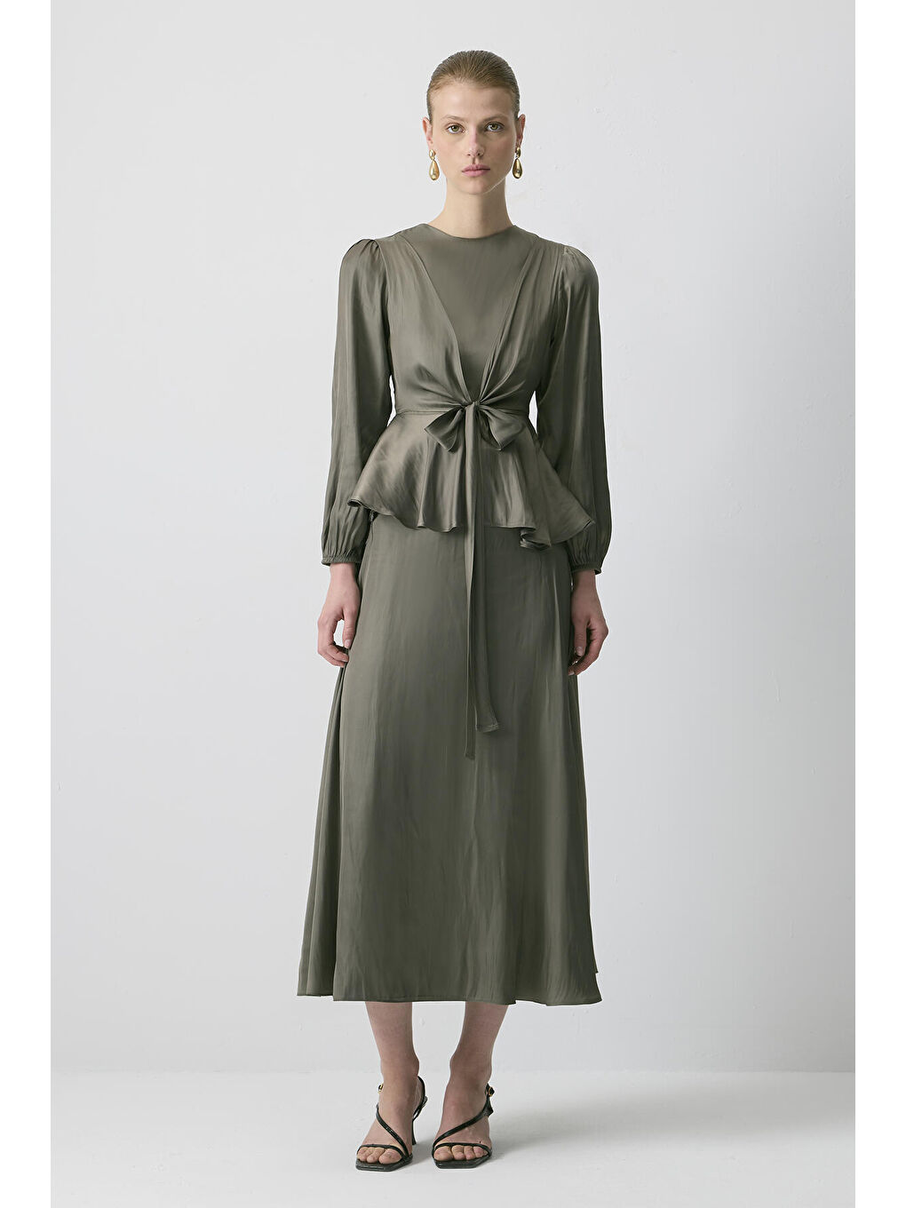 Haki Önden Bağlamalı Saten Bluz Etek Takım