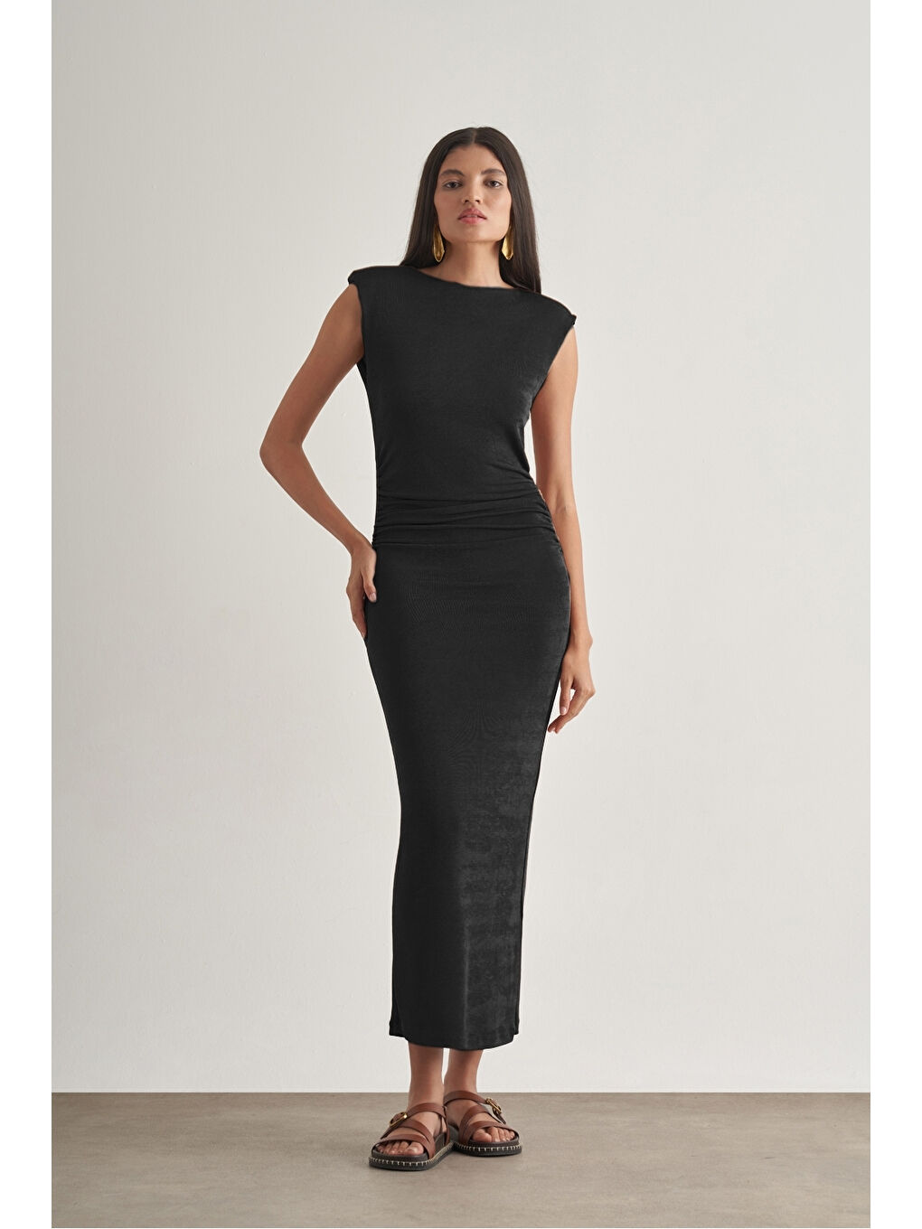 Yan büzgü Detaylı Vatkalı Uzun Kolsuz Siyah Bodycon Elbise